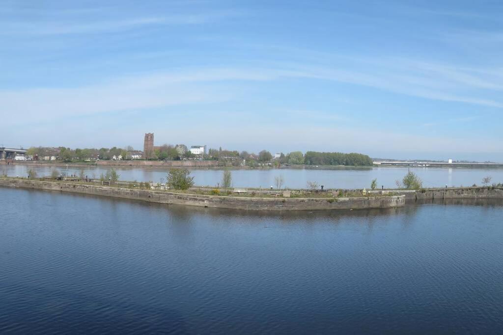Home From Home With Fantastic Views 2 Runcorn Bagian luar foto